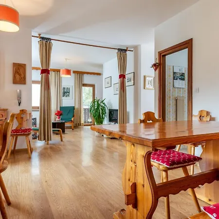 Weiss Aparthotel Vigo di Fassa