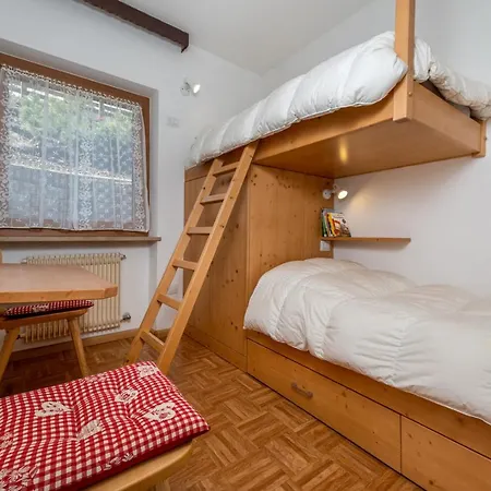 Aparthotel Weiss 4*