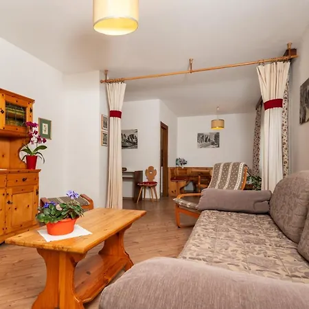 Weiss Aparthotel Vigo di Fassa