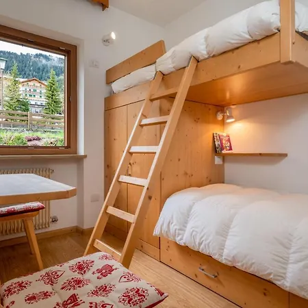 Weiss Aparthotel 4*