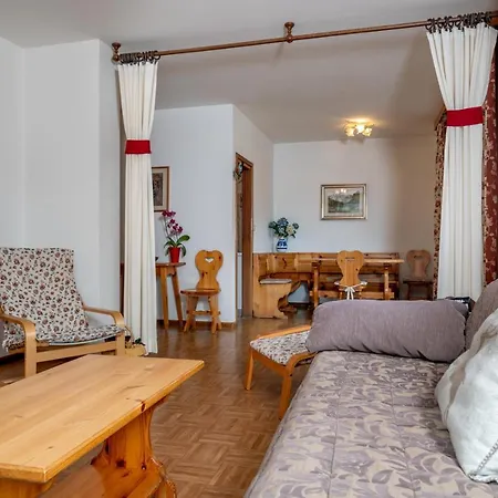 Aparthotel Weiss 4*
