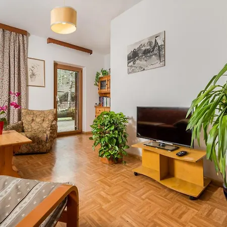 Weiss Aparthotel 4*