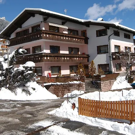 Aparthotel Weiss Vigo di Fassa
